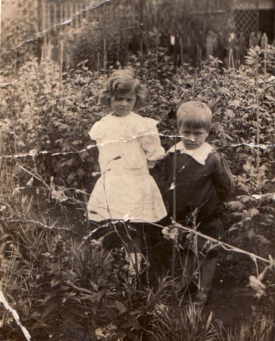 Phyllis and Les
